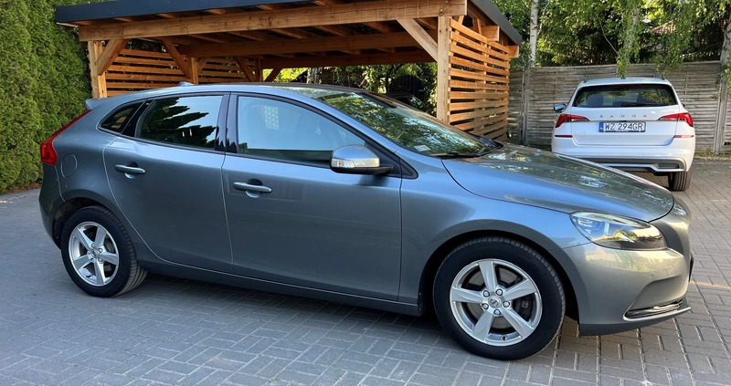 Volvo V40 cena 72000 przebieg: 99986, rok produkcji 2018 z Błonie małe 254